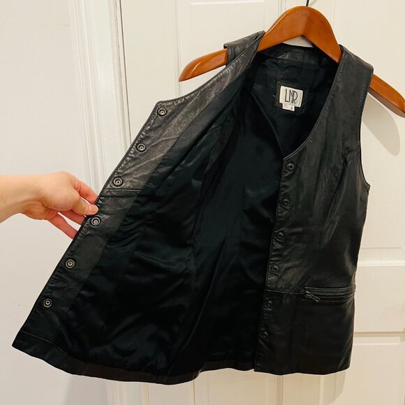 Women’s VTG Leather Vest LNR Sz 2 Snap Button Zip Pocket Made in USA - Picture 13 of 16